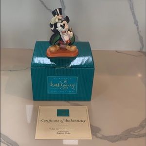 Walt Disney Collection “On with the show!” From Walt Disney’s magician Mickey